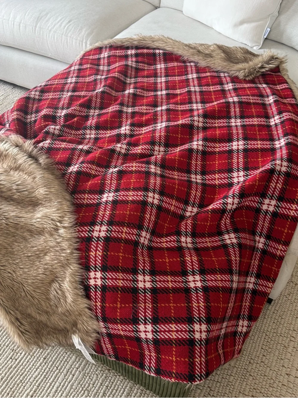 Pottery Barn Stewart Plaid Faux Fur Back Throw Blanket Red Tartan Holiday 50x60